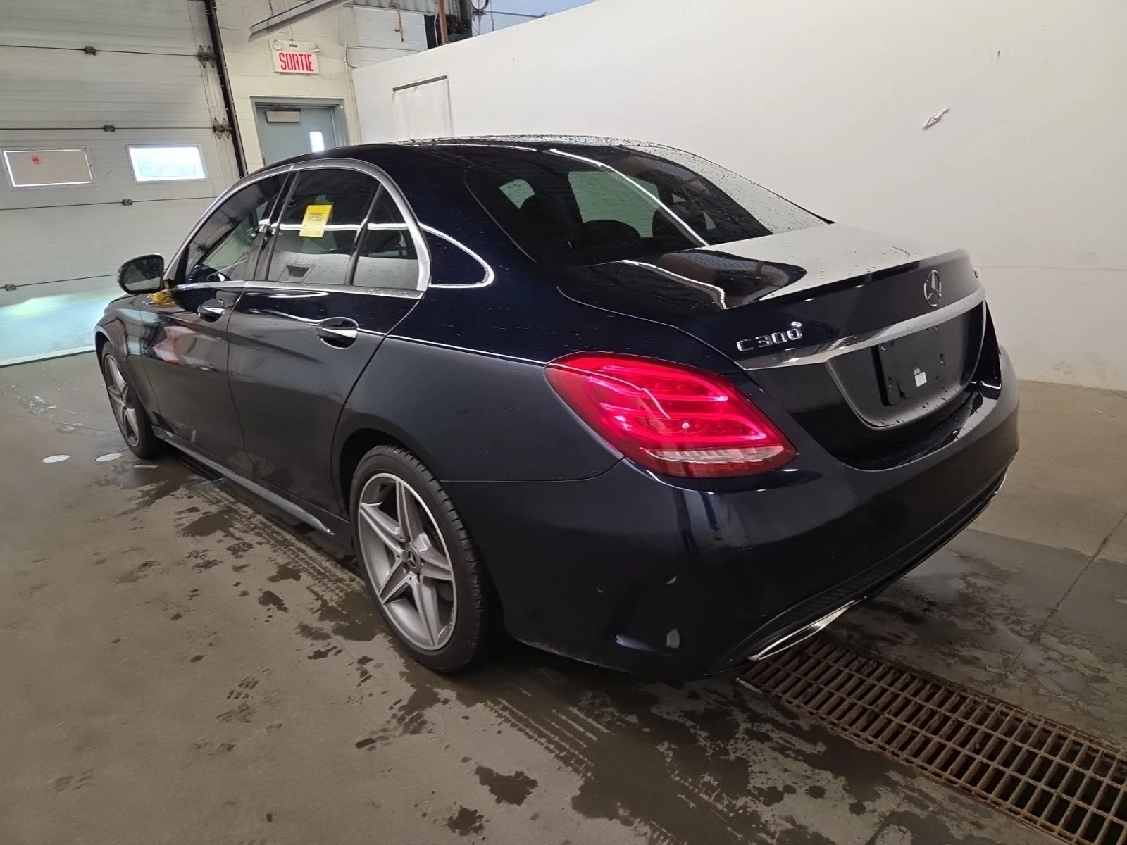 Mercedes-Benz C 300 AMG-pack* 360* Keyless* Пано* Подгрев, снимка 4 - Автомобили и джипове - 56036868