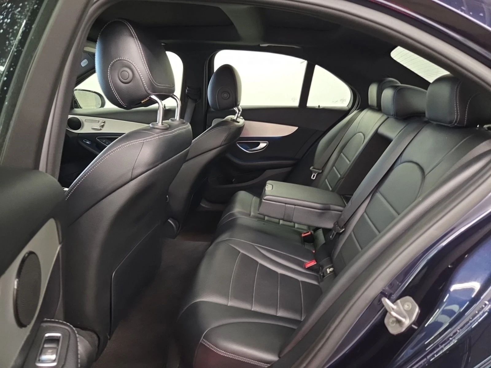 Mercedes-Benz C 300 AMG-pack* 360* Keyless* Пано* Подгрев, снимка 12 - Автомобили и джипове - 56036868