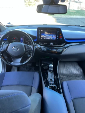 Toyota C-HR 1.8 Hibrid/Distronik/Keyless Go/Гаранция/, снимка 13