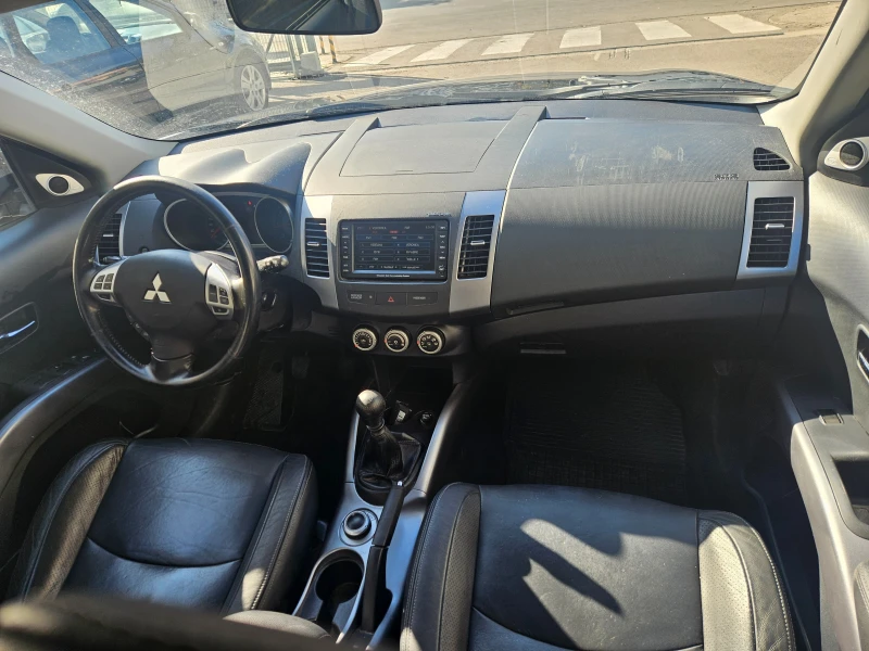 Mitsubishi Outlander 2.2DID 7места, снимка 10 - Автомобили и джипове - 47924346