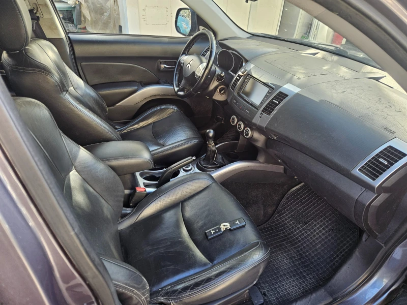 Mitsubishi Outlander 2.2DID 7места, снимка 17 - Автомобили и джипове - 47924346