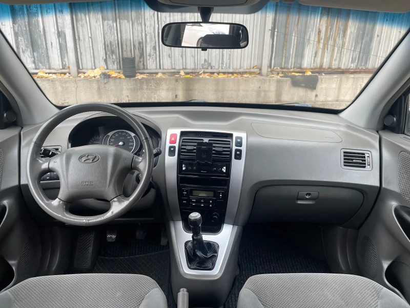 Hyundai Tucson 2.0 Бензин 4х4, снимка 4 - Автомобили и джипове - 48206400