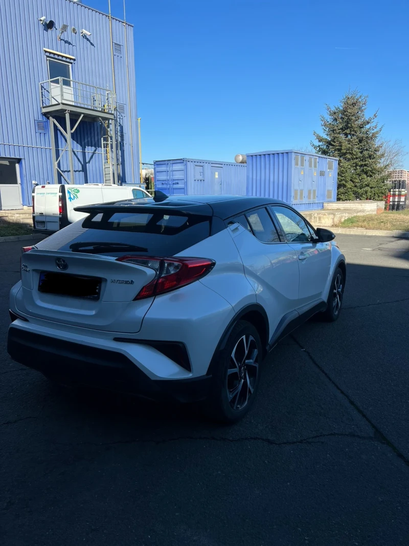 Toyota C-HR 1.8 Hibrid/Distronik/Keyless Go/Гаранция/, снимка 4 - Автомобили и джипове - 48746409