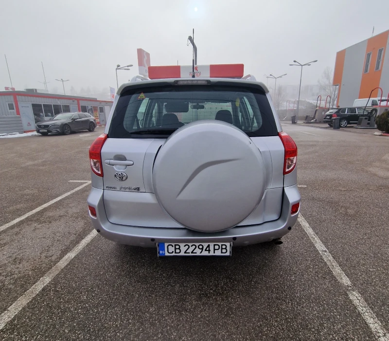 Toyota Rav4 2.0 VVTI с газова уредба , снимка 2 - Автомобили и джипове - 48904364