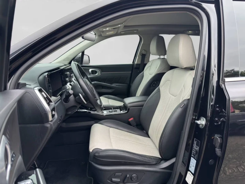 Kia Sorento 1.6PHEV/265HP/PLATINUM/360/PANO/4X4/AMBI/771v, снимка 9 - Автомобили и джипове - 52214660