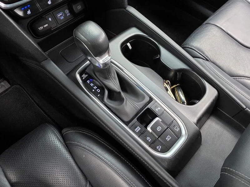Hyundai Santa fe Diesel 2.2 4WD| 200к.с.| ВКЛ.ТЕХНОТЕСТ, снимка 9 - Автомобили и джипове - 55616183
