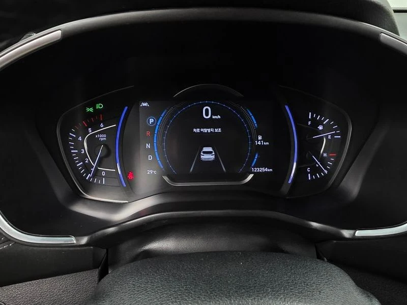 Hyundai Santa fe Diesel 2.2 4WD| 200к.с.| ВКЛ.ТЕХНОТЕСТ, снимка 8 - Автомобили и джипове - 55616183