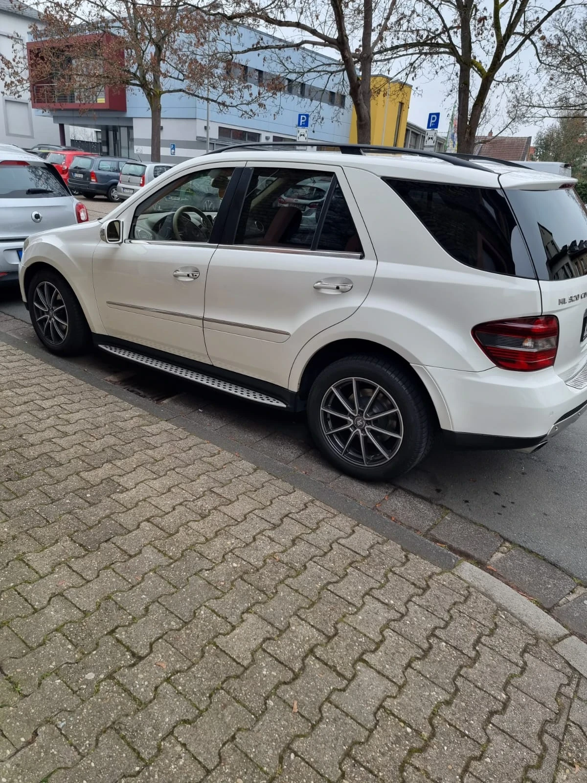 Mercedes-Benz ML 320  - изображение 6