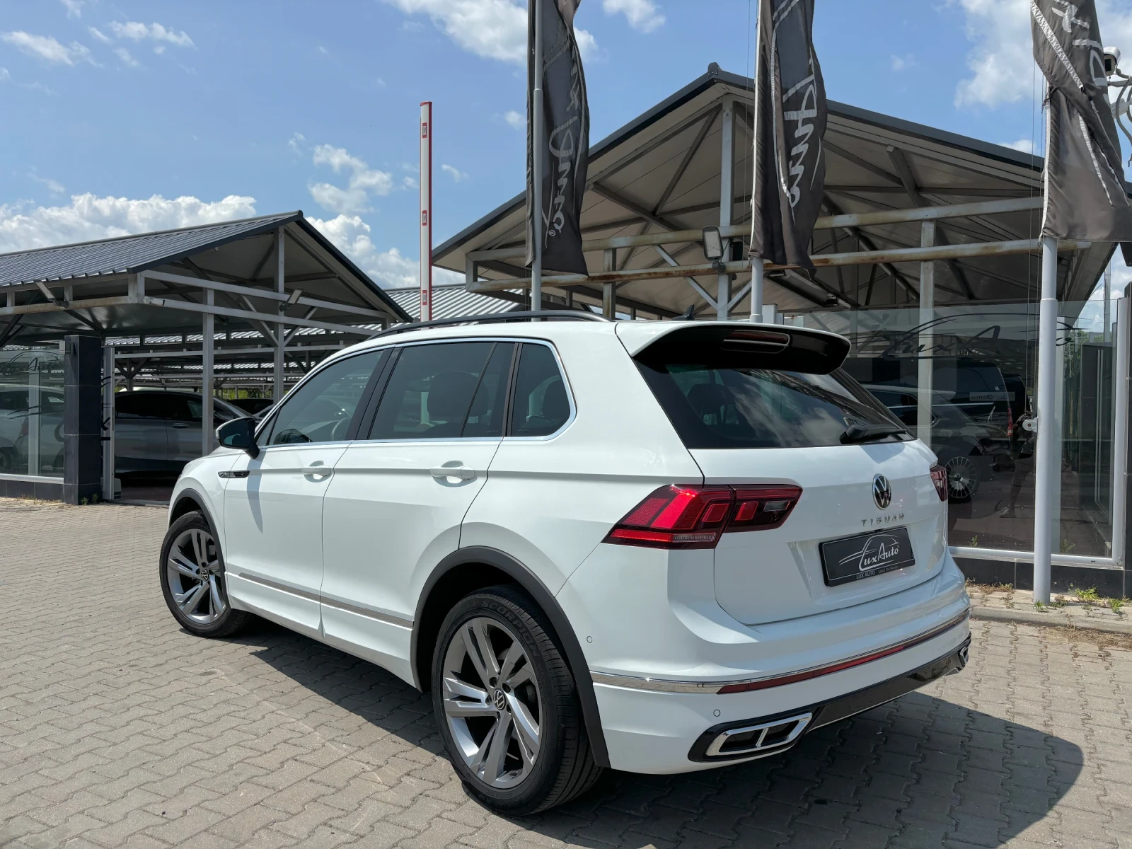 VW Tiguan 2.0TDI#R-LINE#PANORAMA#MATRIX#360* CAM#DISTR - изображение 5