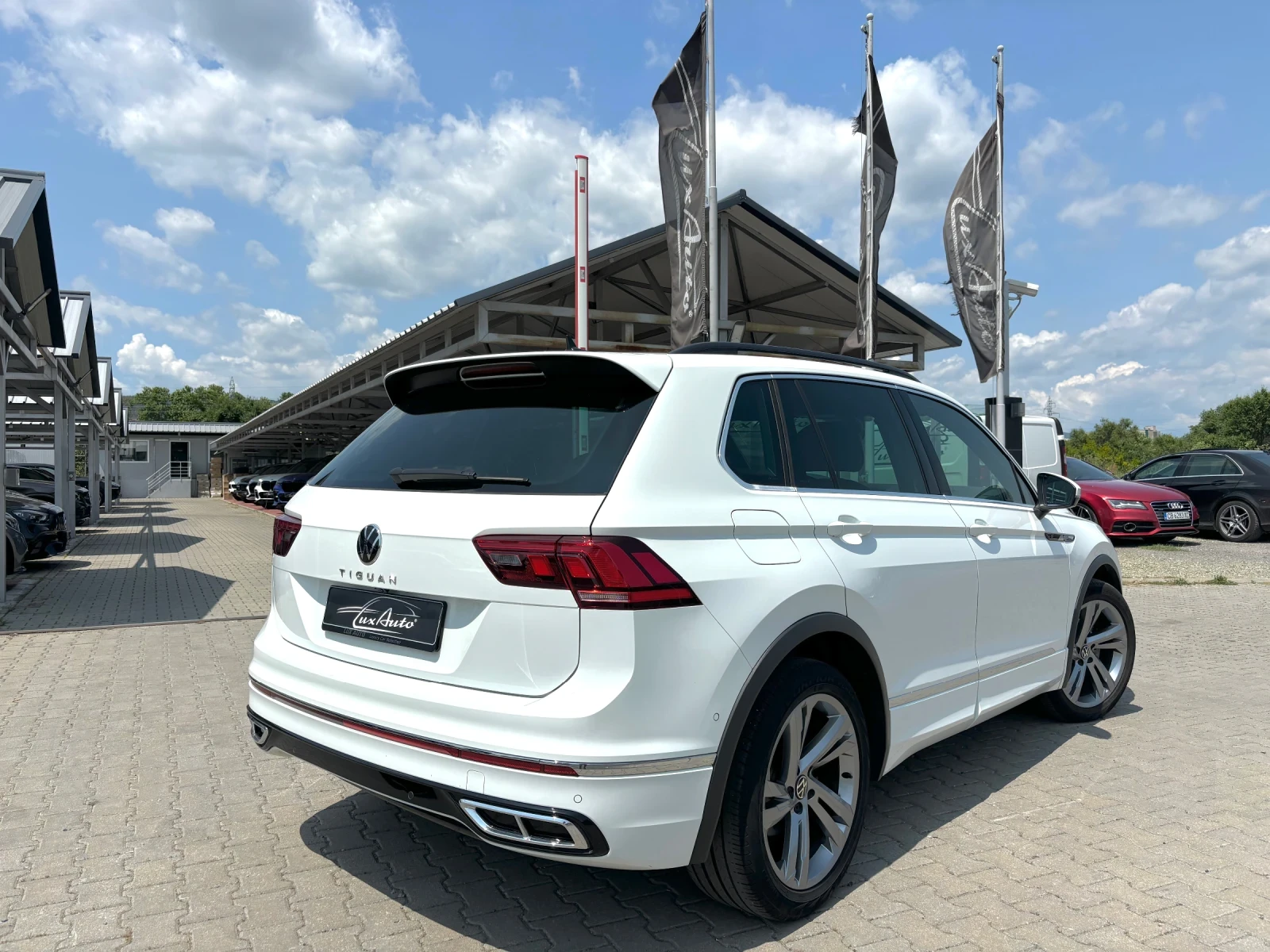 VW Tiguan 2.0TDI#R-LINE#PANORAMA#MATRIX#360* CAM#DISTR - изображение 7