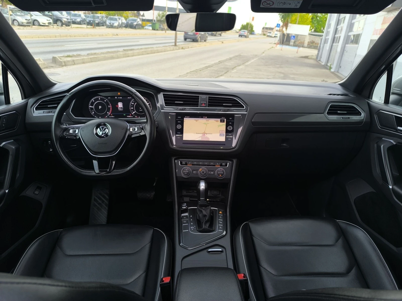 VW Tiguan 2.0TDI R-LINE ПАНОРАМA LED - изображение 6