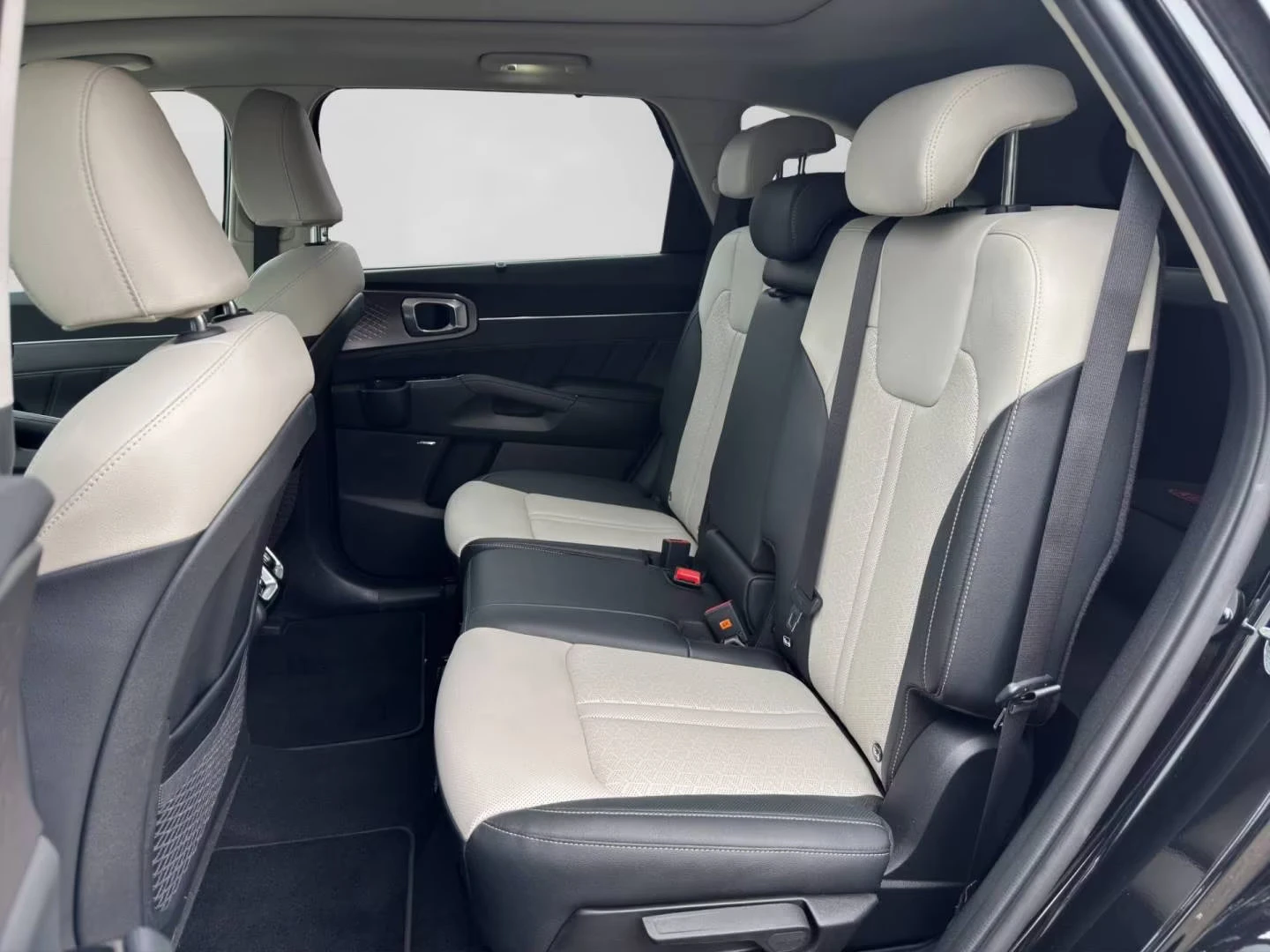 Kia Sorento 1.6PHEV/265HP/PLATINUM/360/PANO/4X4/AMBI/771v | Mobile.bg   12