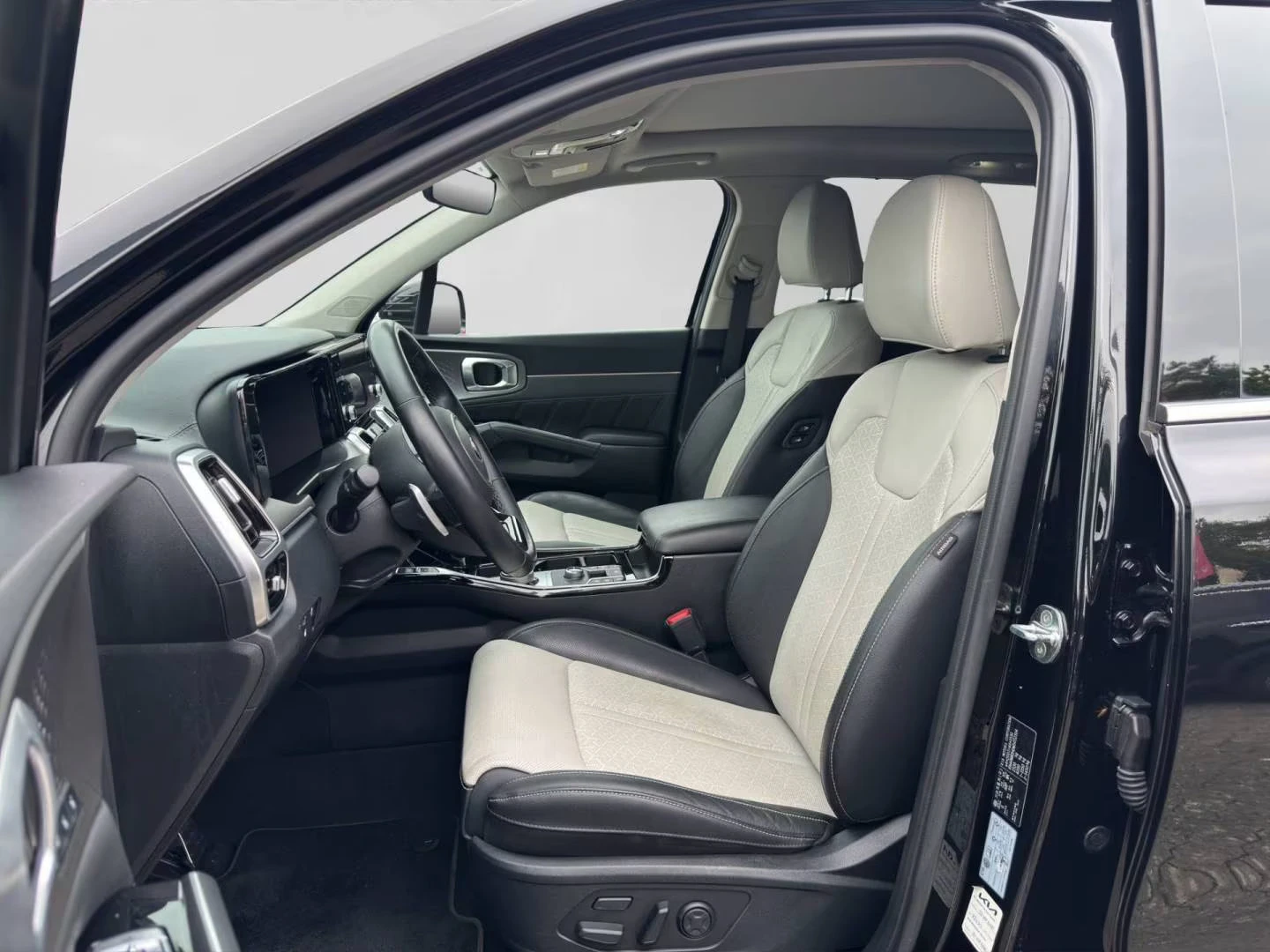 Kia Sorento 1.6PHEV/265HP/PLATINUM/360/PANO/4X4/AMBI/771v - изображение 9