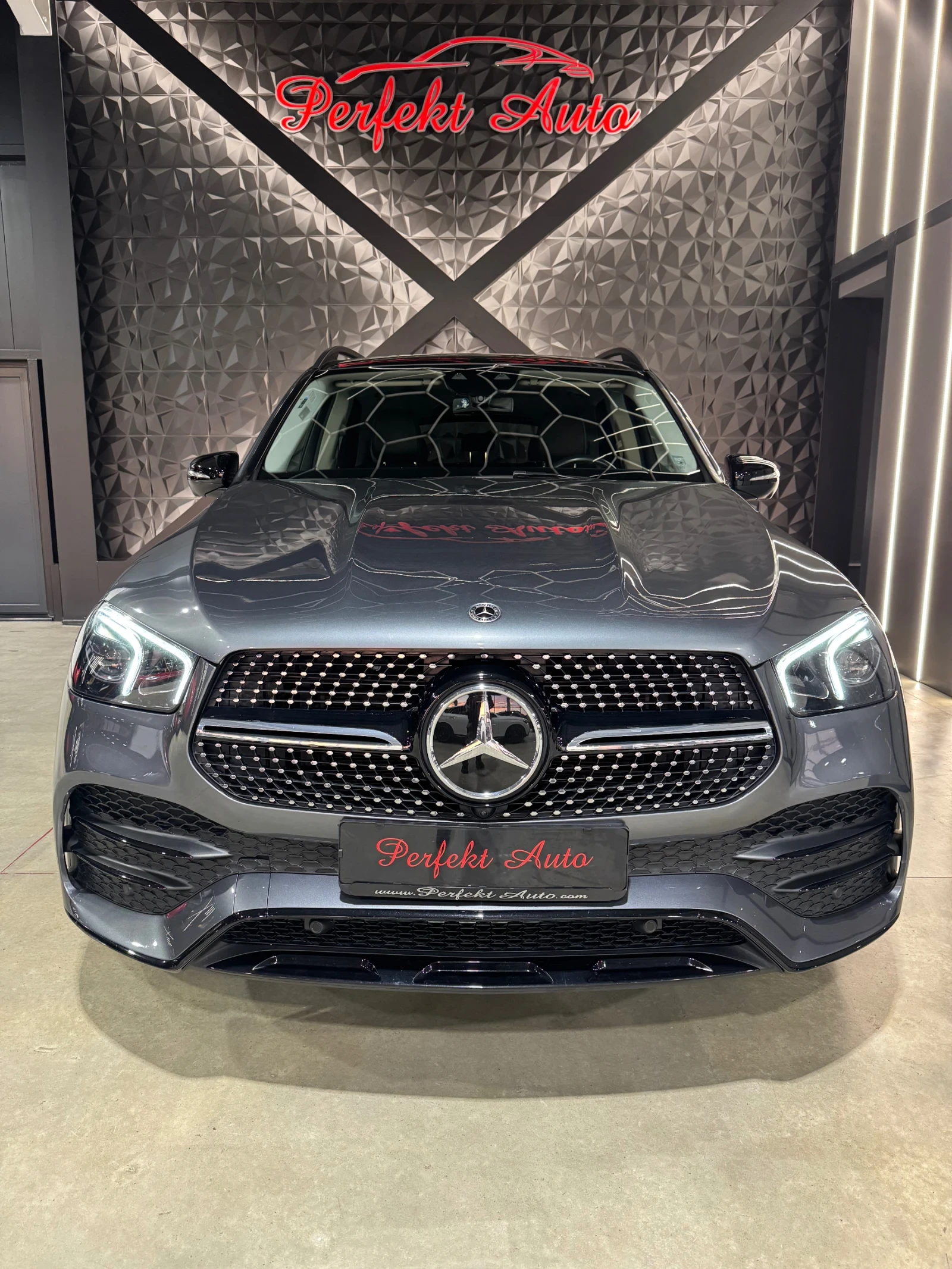 Mercedes-Benz GLE 400 d 4 MATIC * FULL Екстри * AMG * BURMESTER * ПАНОРА - изображение 2