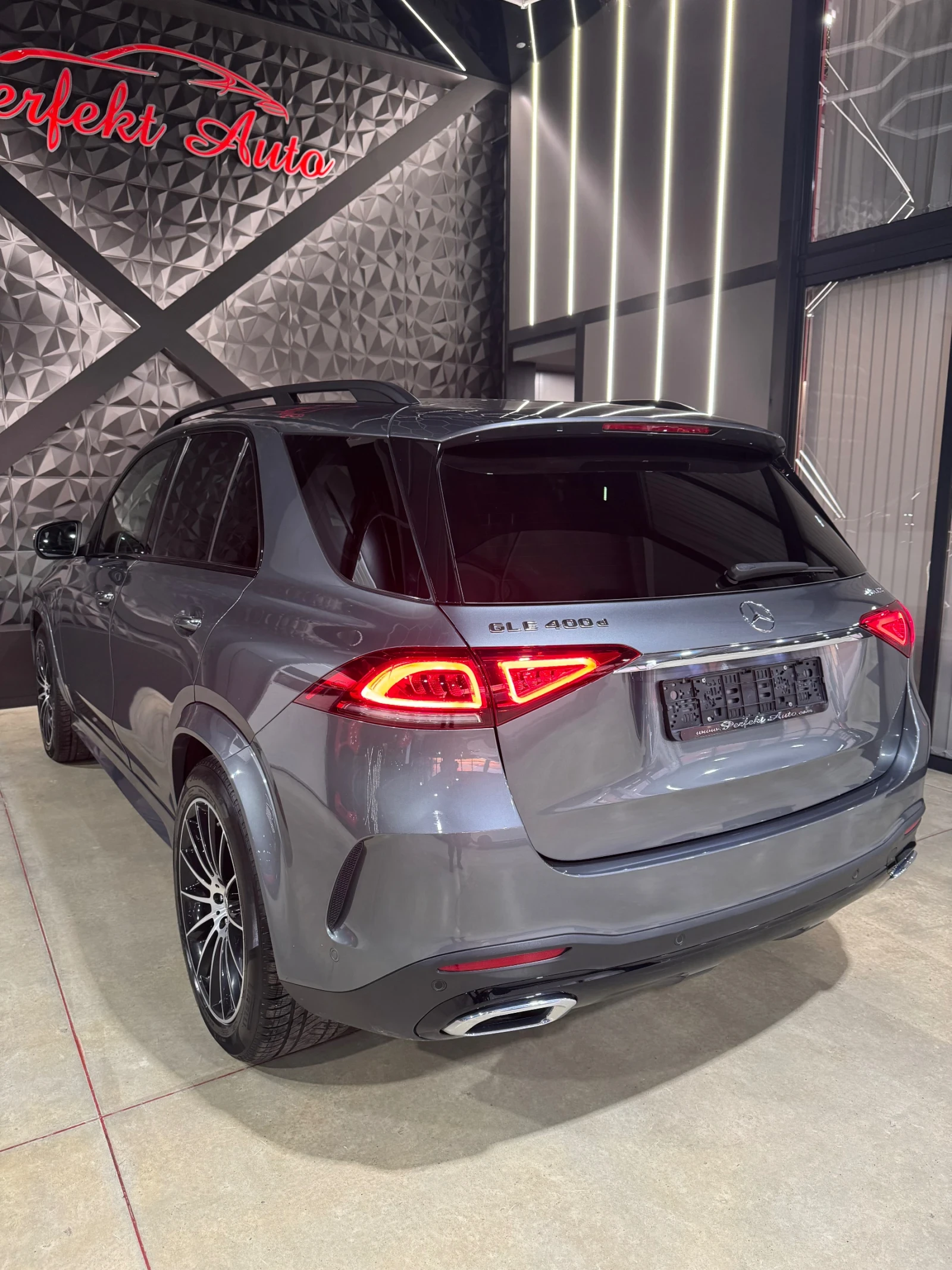 Mercedes-Benz GLE 400 d 4 MATIC * FULL Екстри * AMG * BURMESTER * ПАНОРА - изображение 3