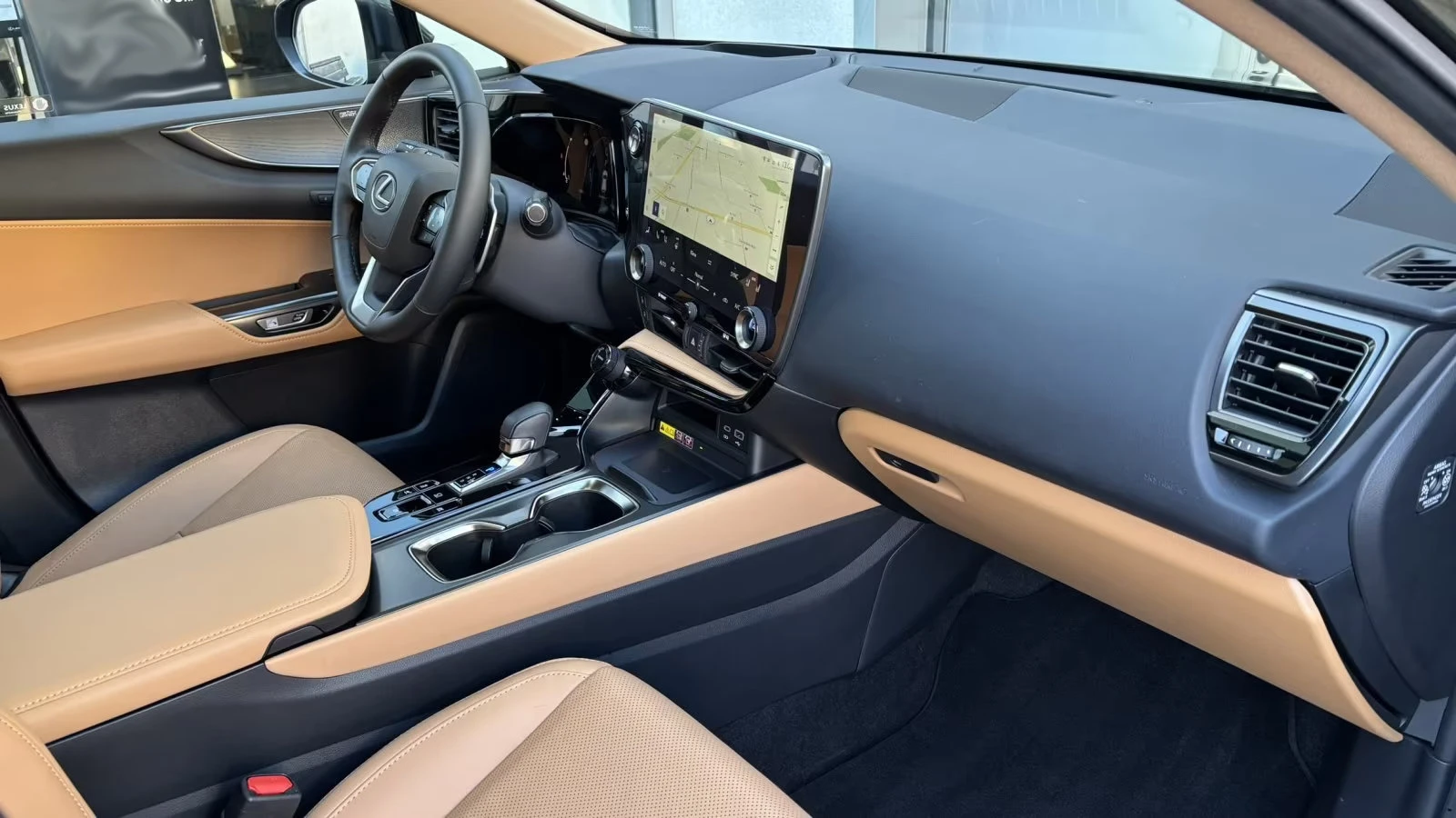 Lexus NX 350h LUXURY/243HP/PANO/360/MEMO/M.LEVINSON/HUD/735g | Mobile.bg � ����������� 12