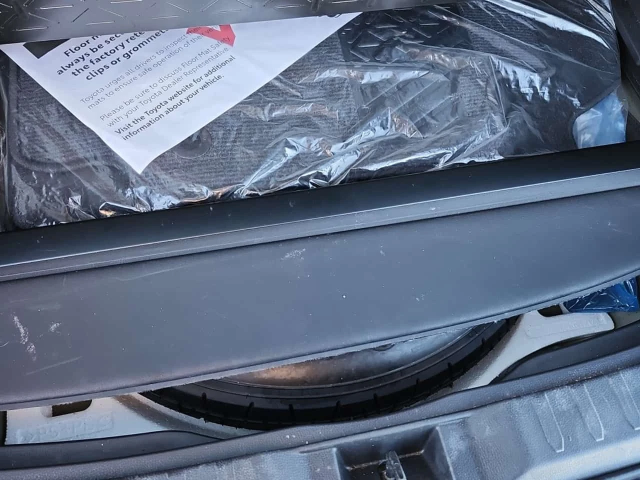 Toyota Rav4 XLE AWD | 4x4 | PANO | �������� | CARFAX | Mobile.bg � ����������� 14