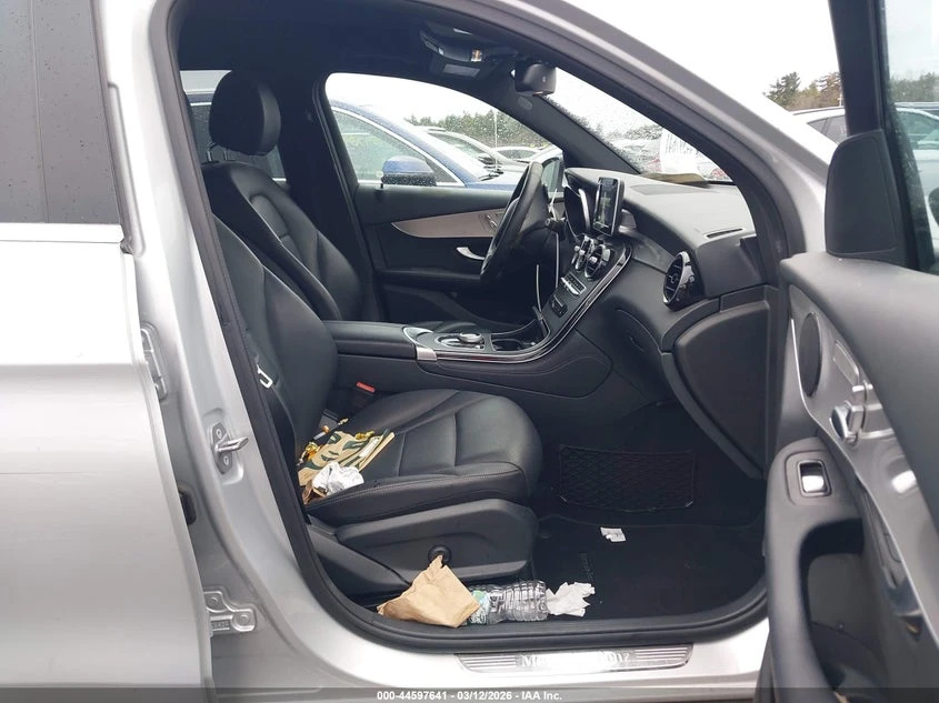 Mercedes-Benz GLC 300 2.0l 4Matic, снимка 5 - Автомобили и джипове - 54093892