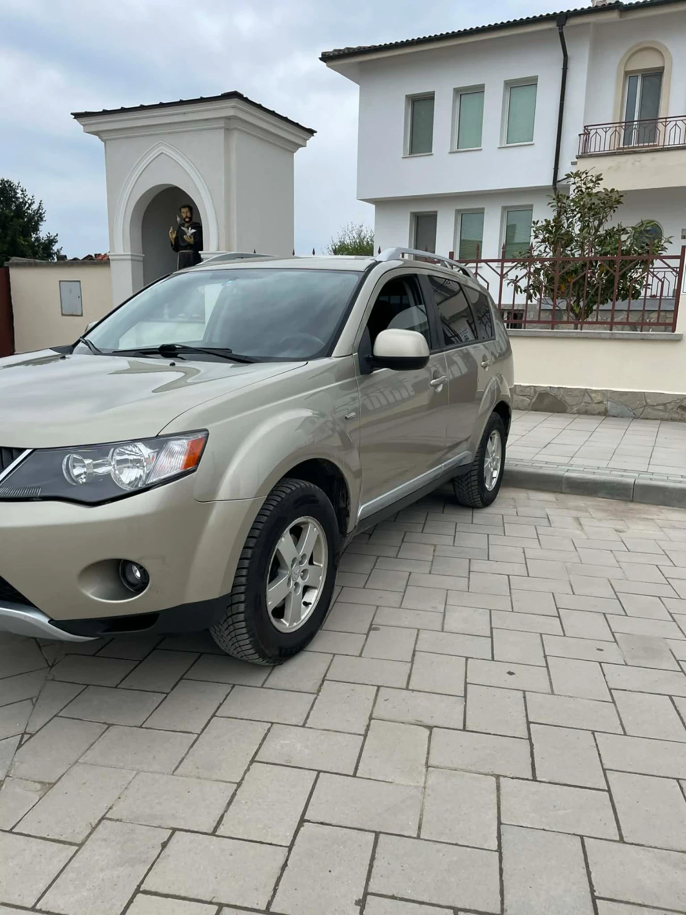 Mitsubishi Outlander, снимка 3 - Автомобили и джипове - 54467379