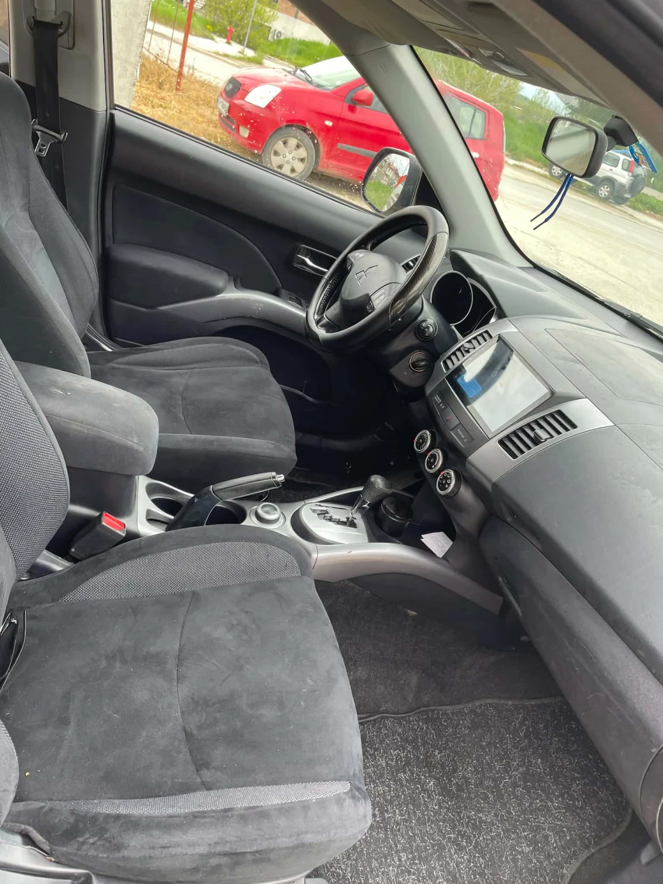 Mitsubishi Outlander, снимка 5 - Автомобили и джипове - 54467379
