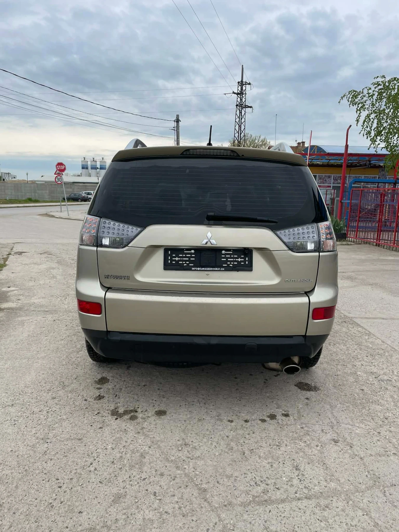 Mitsubishi Outlander, снимка 8 - Автомобили и джипове - 54467379