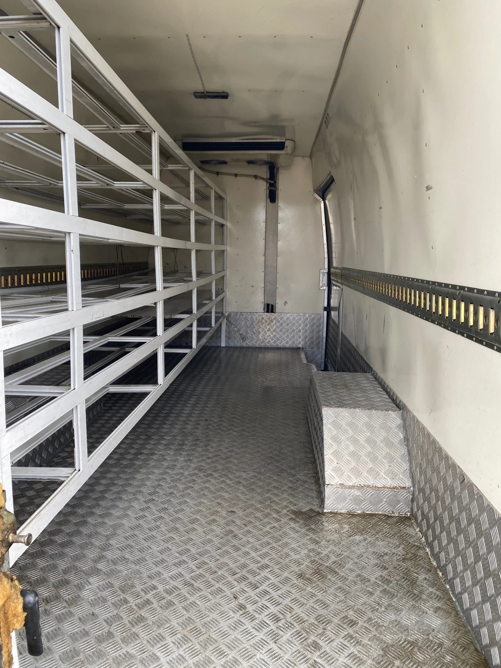 Mercedes-Benz 310 ХЛАДИЛЕН, снимка 8 - Бусове и автобуси - 53817125