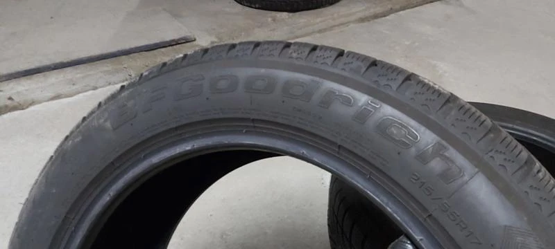 Гуми Зимни 215/55R17, снимка 4 - Гуми и джанти - 29879926