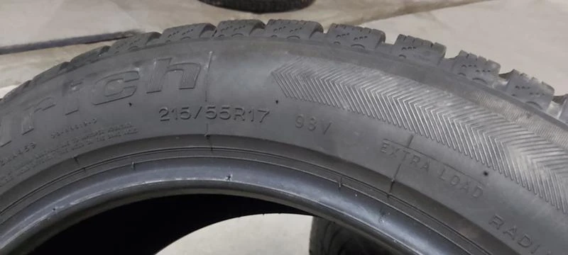 Гуми Зимни 215/55R17, снимка 5 - Гуми и джанти - 29879926