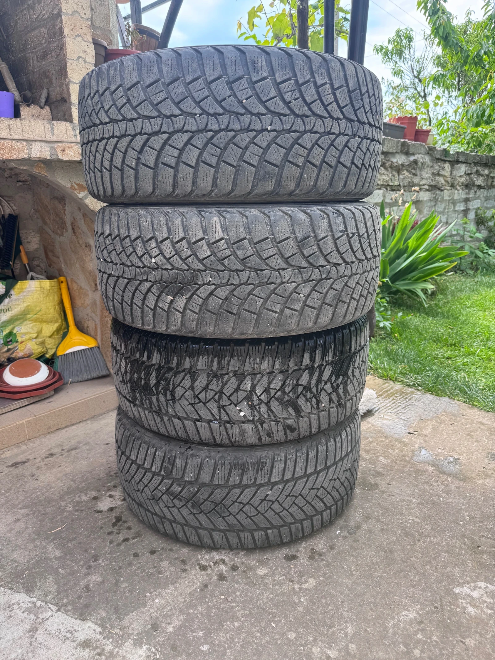 Гуми Зимни 245/45R17, снимка 2 - Гуми и джанти - 54727692