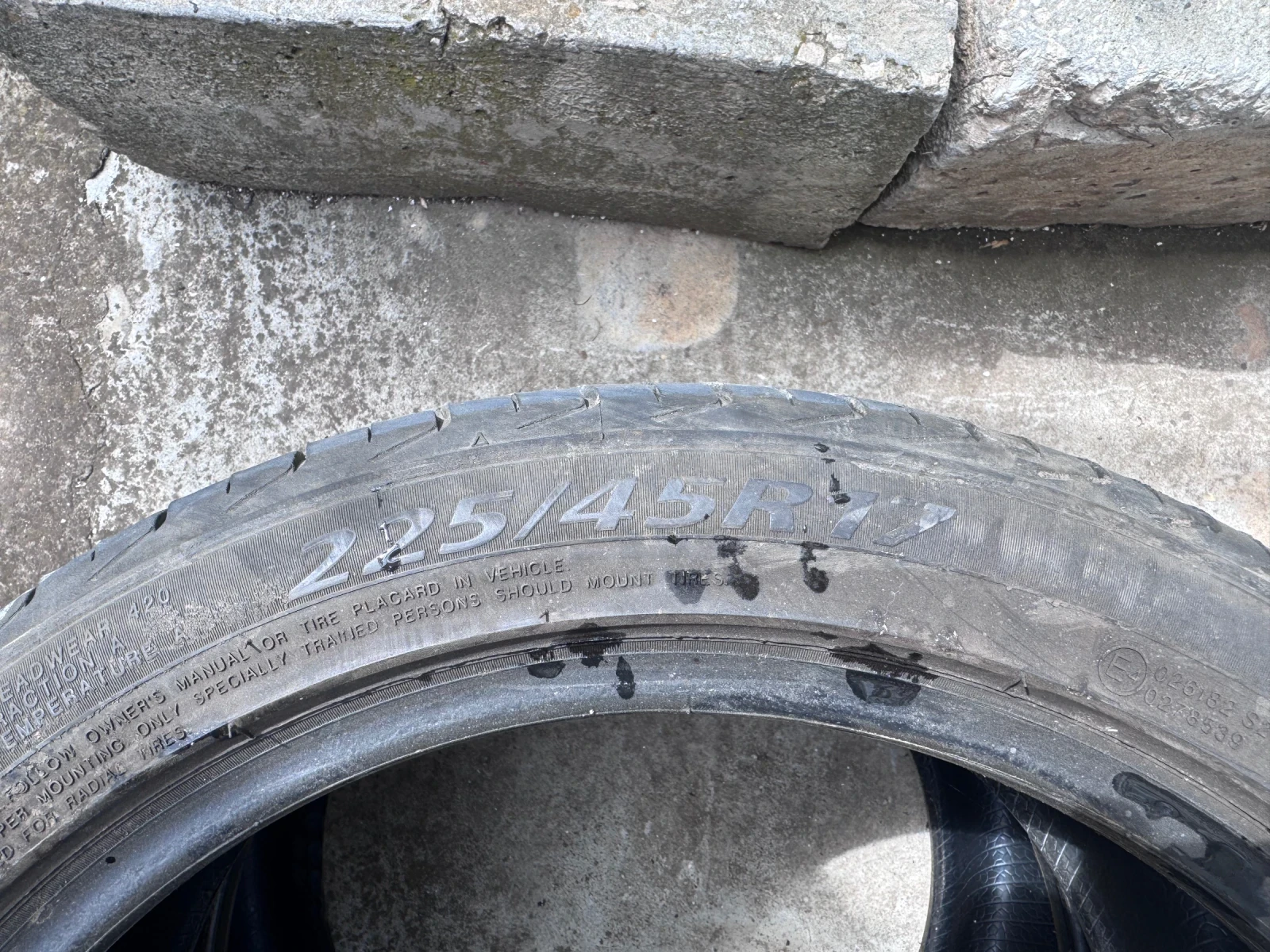 Гуми Зимни 245/45R17, снимка 7 - Гуми и джанти - 54727692