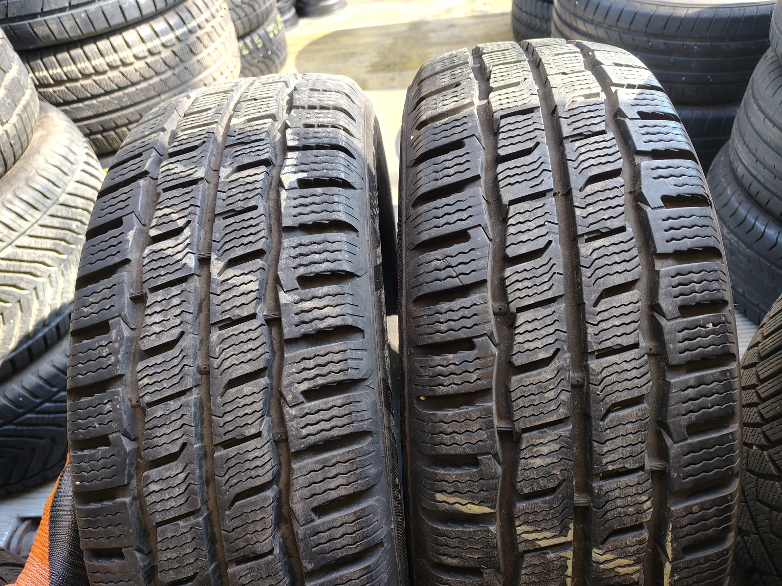 Гуми Зимни 215/65R16