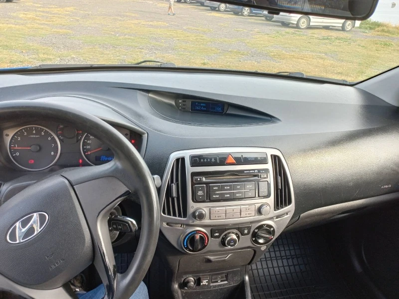 Hyundai I20, снимка 12 - Автомобили и джипове - 47184521