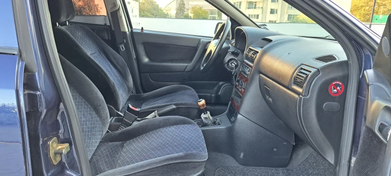 Opel Astra 1.7, снимка 13 - Автомобили и джипове - 47793279