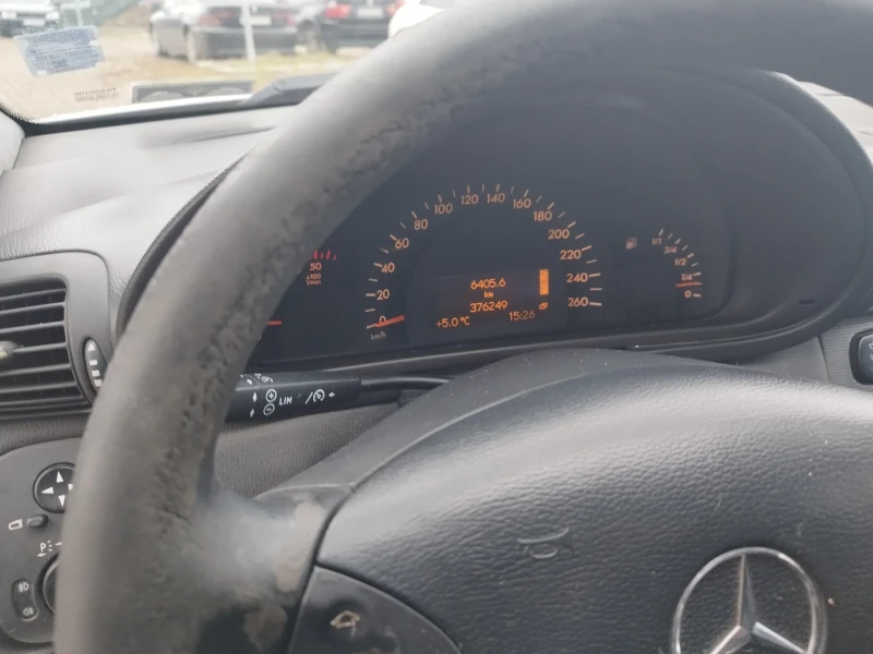 Mercedes-Benz C 270 Avantgarde , снимка 13 - Автомобили и джипове - 48301023