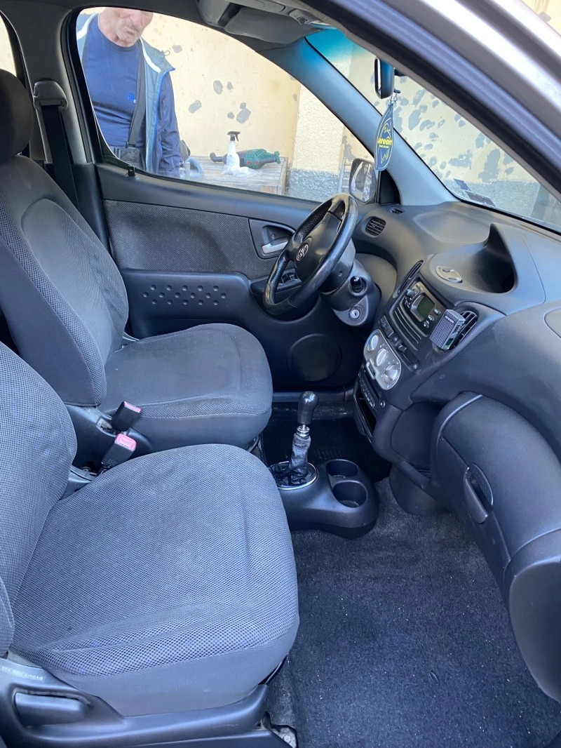 Toyota Yaris verso 1.4 D4D, снимка 9 - Автомобили и джипове - 48694701