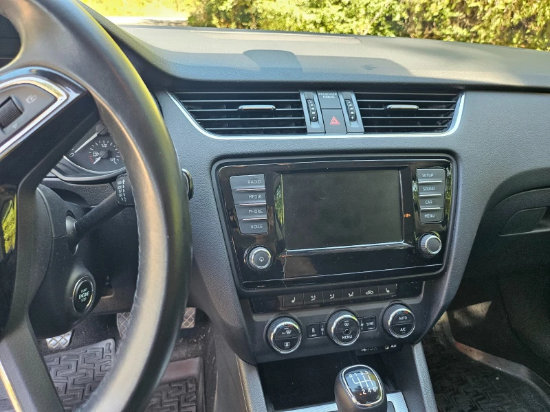 Skoda Octavia 2.0 TDI, снимка 9 - Автомобили и джипове - 52342113