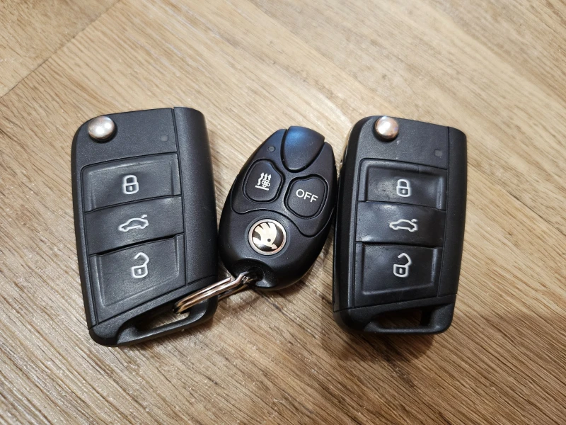 Skoda Octavia 2.0 TDI, снимка 11 - Автомобили и джипове - 52342113