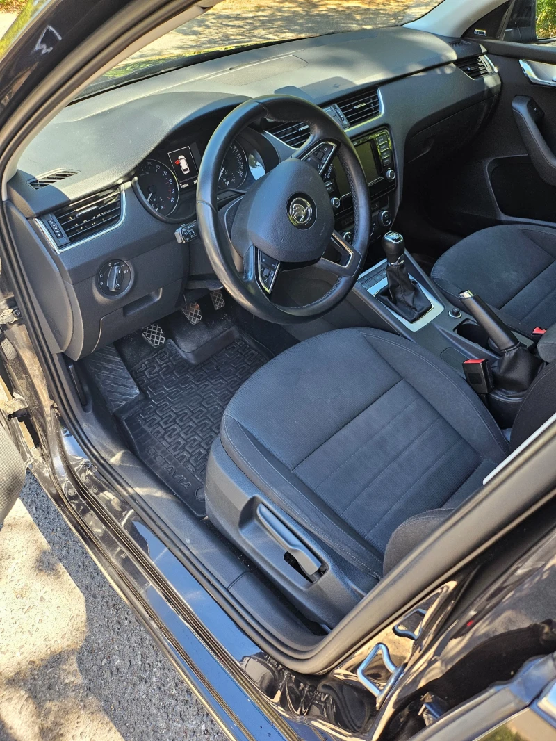 Skoda Octavia 2.0 TDI, снимка 7 - Автомобили и джипове - 52342113