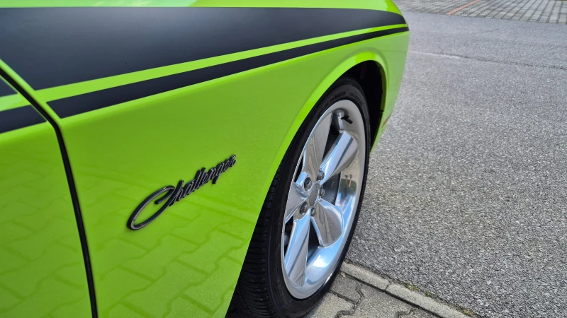 Dodge Challenger 5.7 HEMI / RT+ , снимка 7 - Автомобили и джипове - 52093911