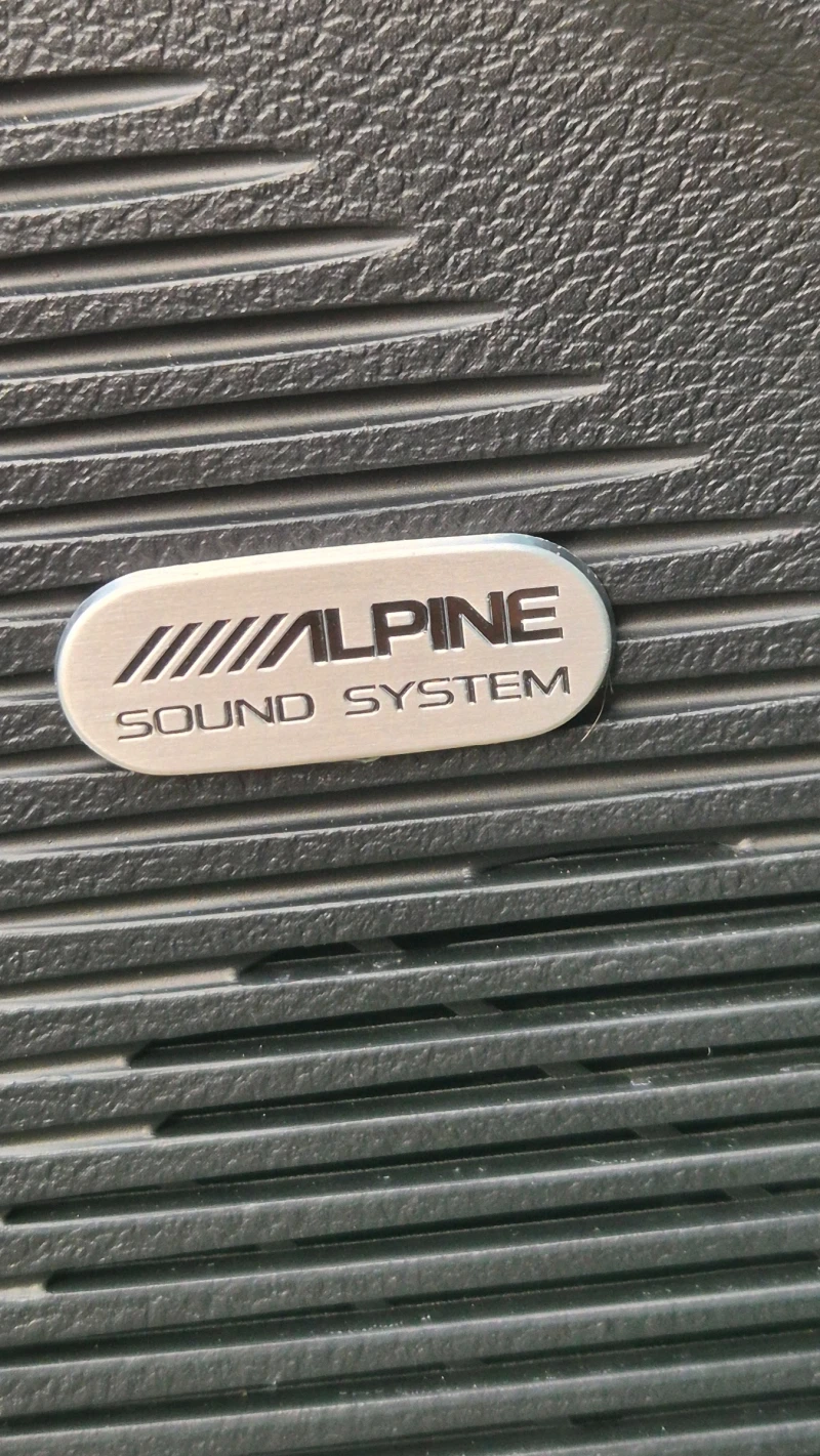 Dodge Challenger 5.7 HEMI / RT+ , снимка 13 - Автомобили и джипове - 52093911