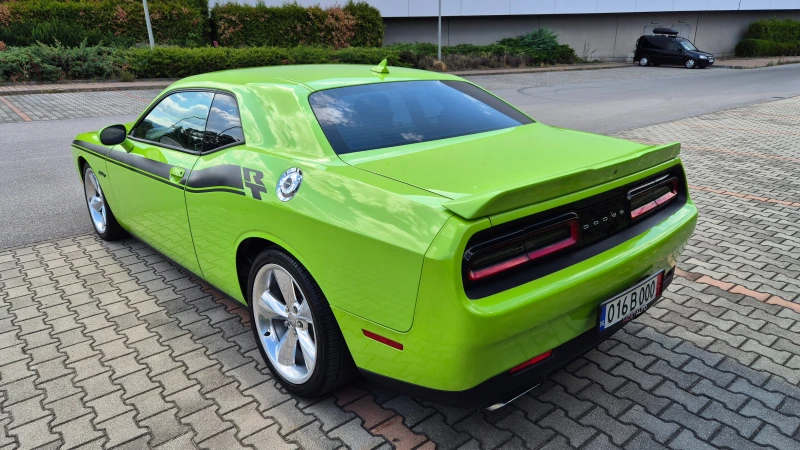 Dodge Challenger 5.7 HEMI / RT+ , снимка 3 - Автомобили и джипове - 52093911