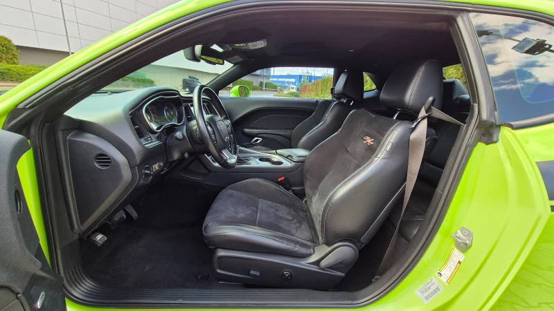 Dodge Challenger 5.7 HEMI / RT+ , снимка 10 - Автомобили и джипове - 52093911