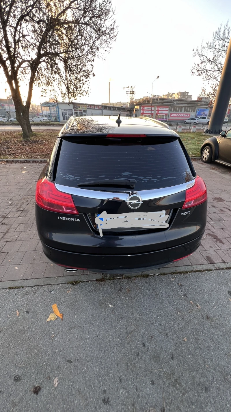 Opel Insignia комби, снимка 10 - Автомобили и джипове - 52879945