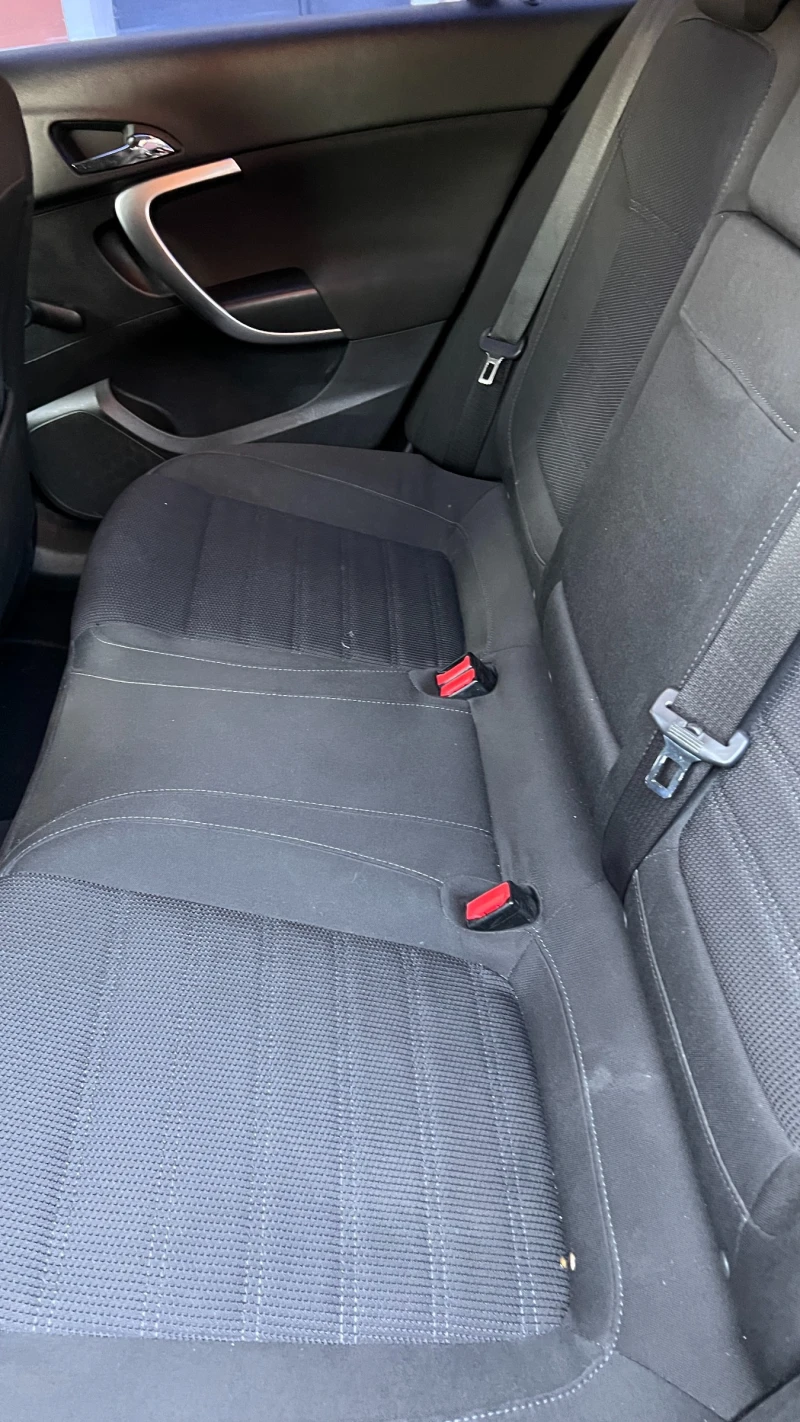 Opel Insignia комби, снимка 17 - Автомобили и джипове - 52879945