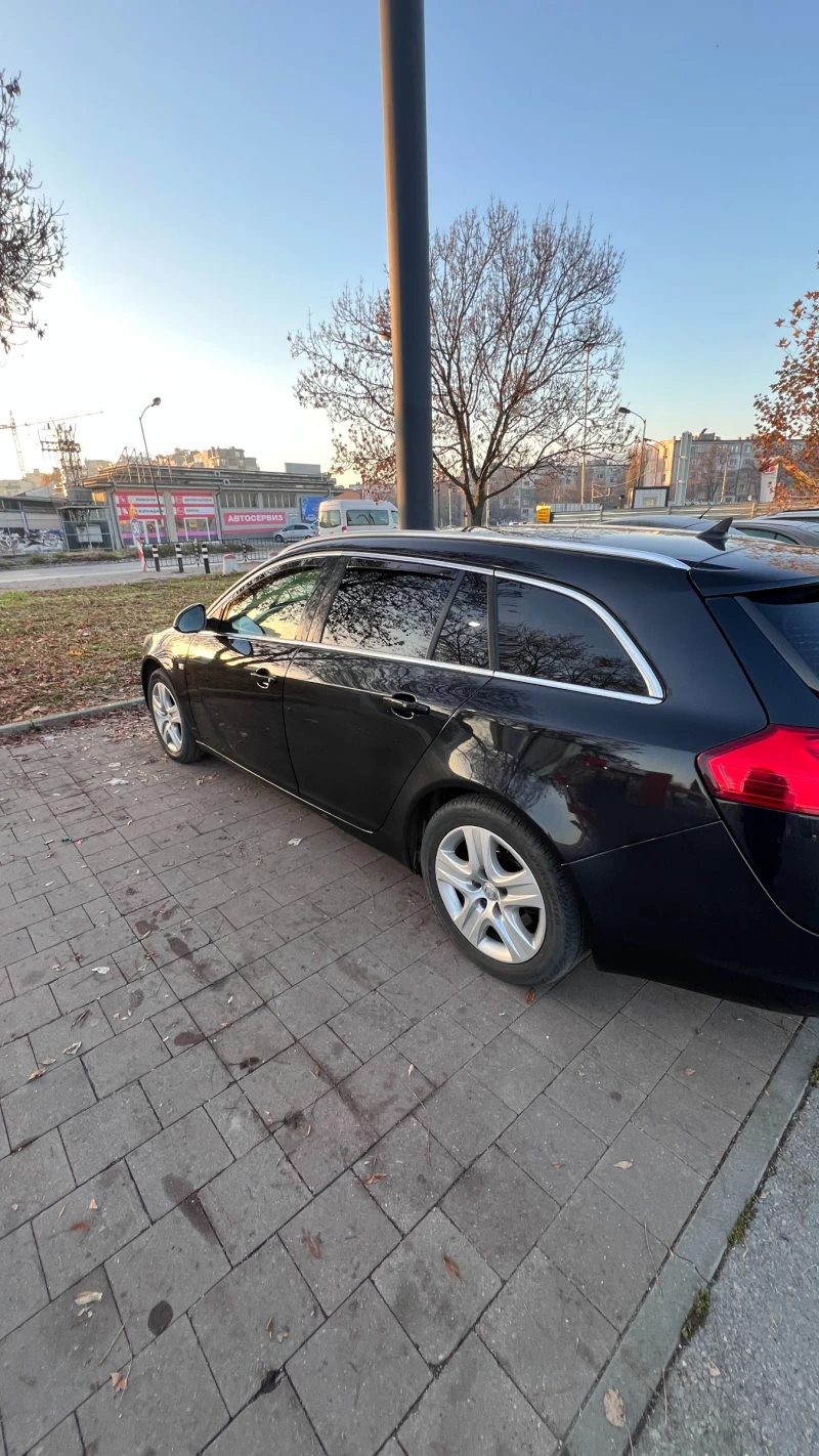 Opel Insignia комби, снимка 9 - Автомобили и джипове - 52879945