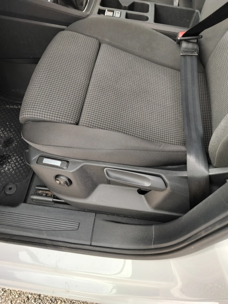 VW Caddy, снимка 5 - Автомобили и джипове - 52680379