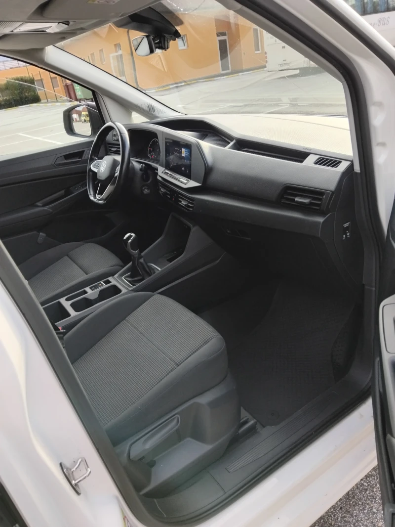 VW Caddy, снимка 8 - Автомобили и джипове - 52680379