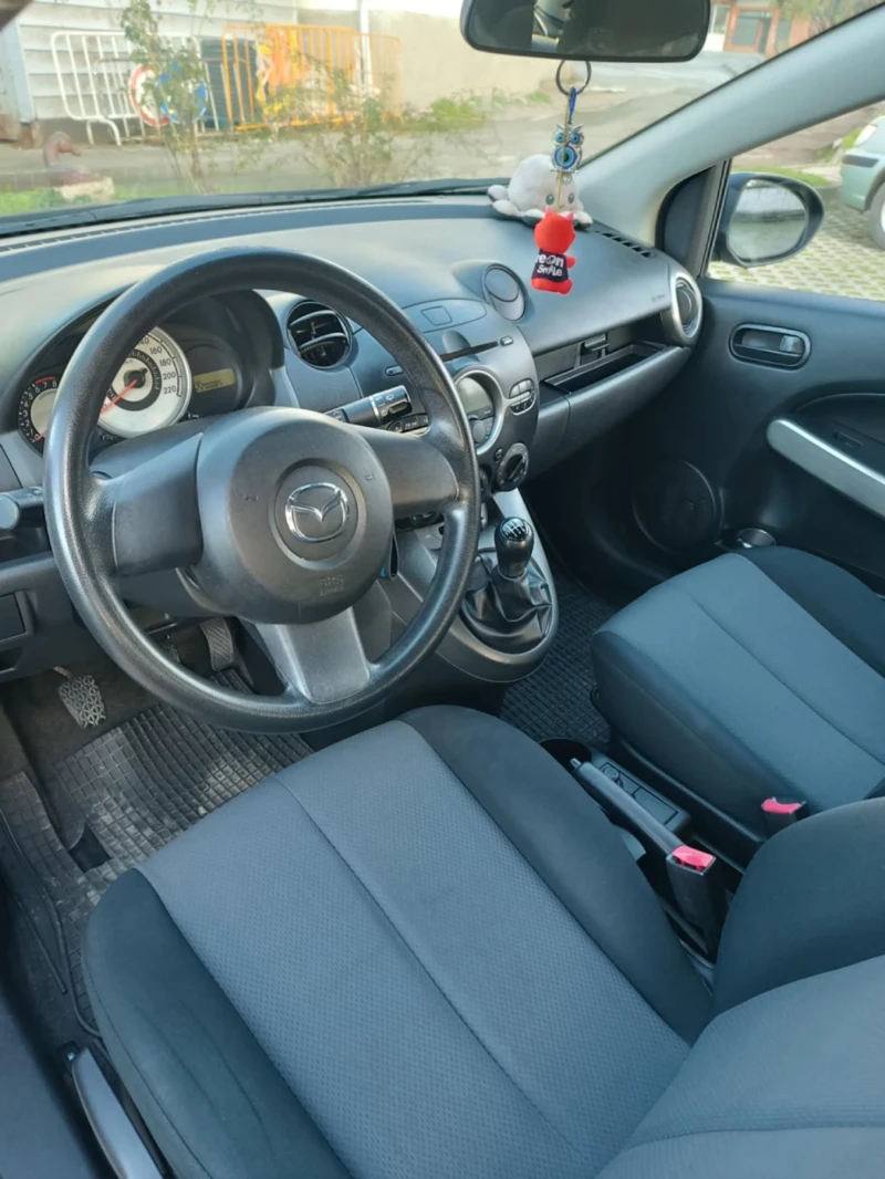 Mazda 2, снимка 2 - Автомобили и джипове - 52697275