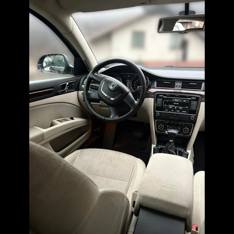Skoda Superb, снимка 10 - Автомобили и джипове - 52698348