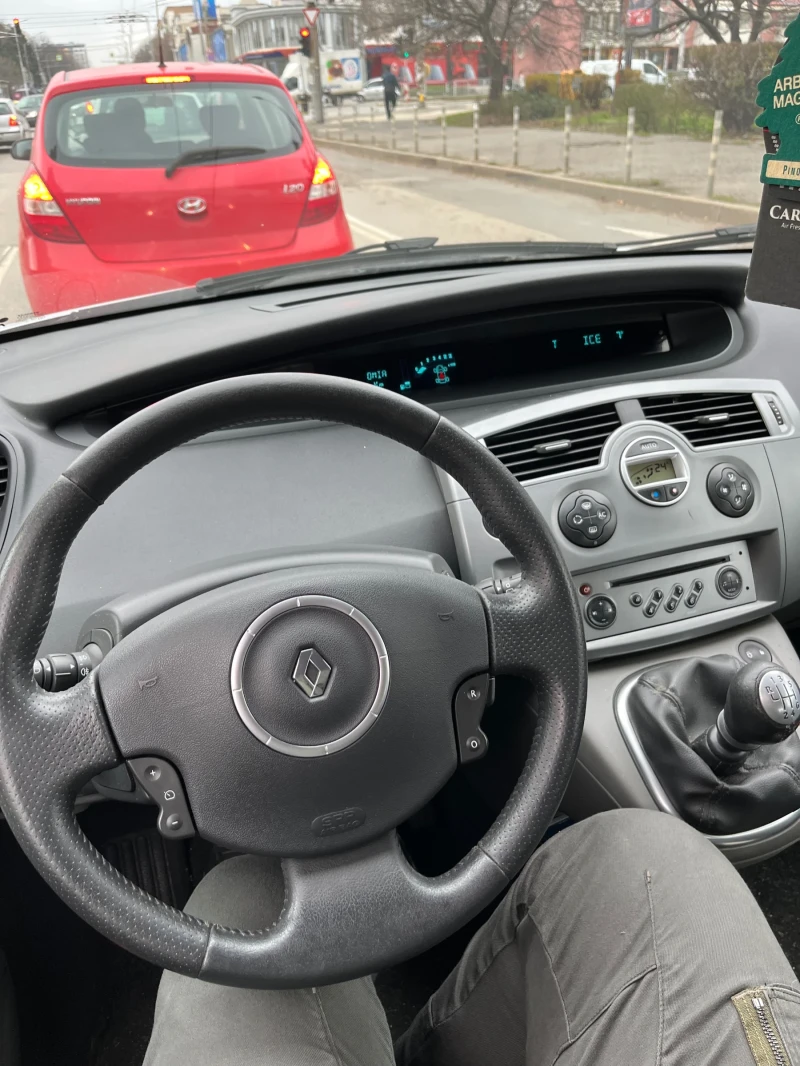 Renault Scenic 2, снимка 4 - Автомобили и джипове - 52874756